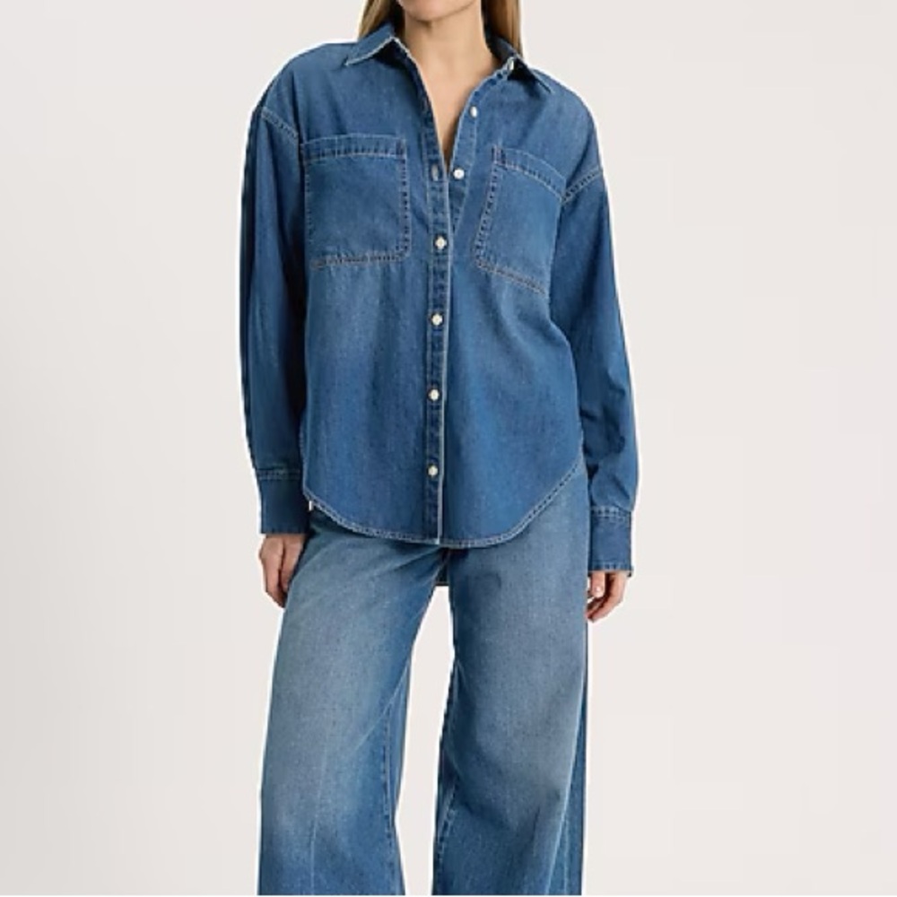 Express Lightweight Denim Double Pocket Boyfriend Shirt Size Small